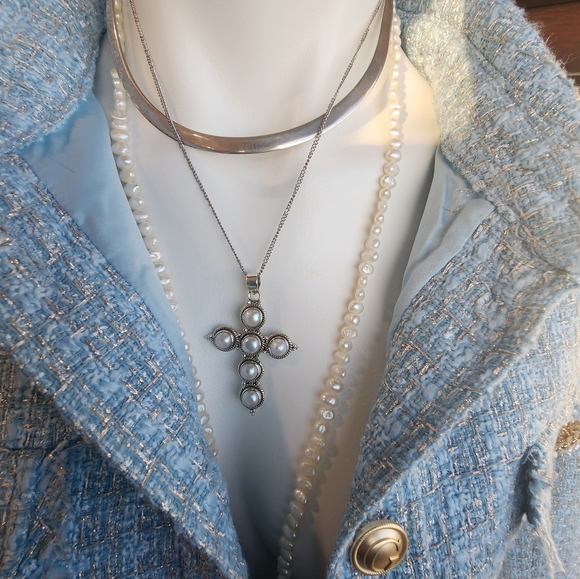 Elegant Sterling Silver Mother of Pearl Cross Pendant - Picture 1 of 5